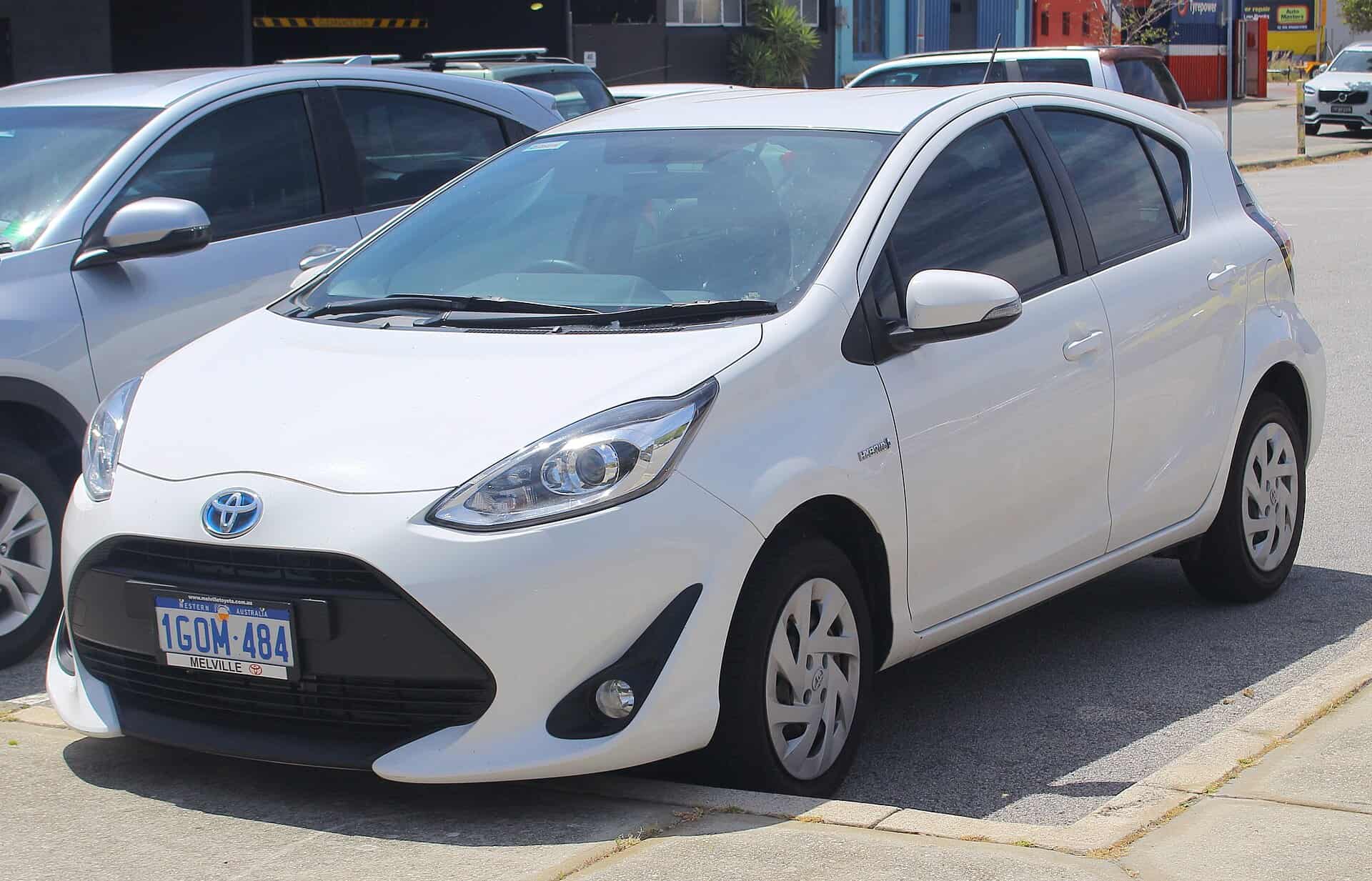 اجاره Toyota Prius C 2018 در دبی - تصویر دوم
