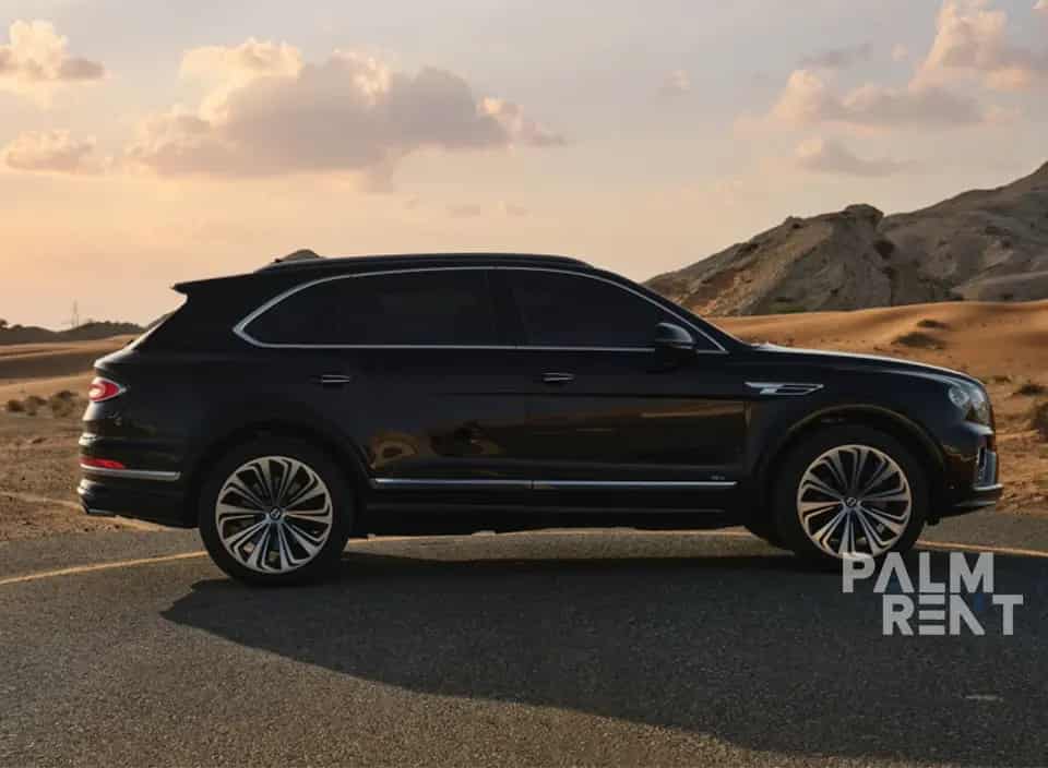 اجاره بنتلی بنتایگا 2023 2023 در دبی - تصویر چهارم