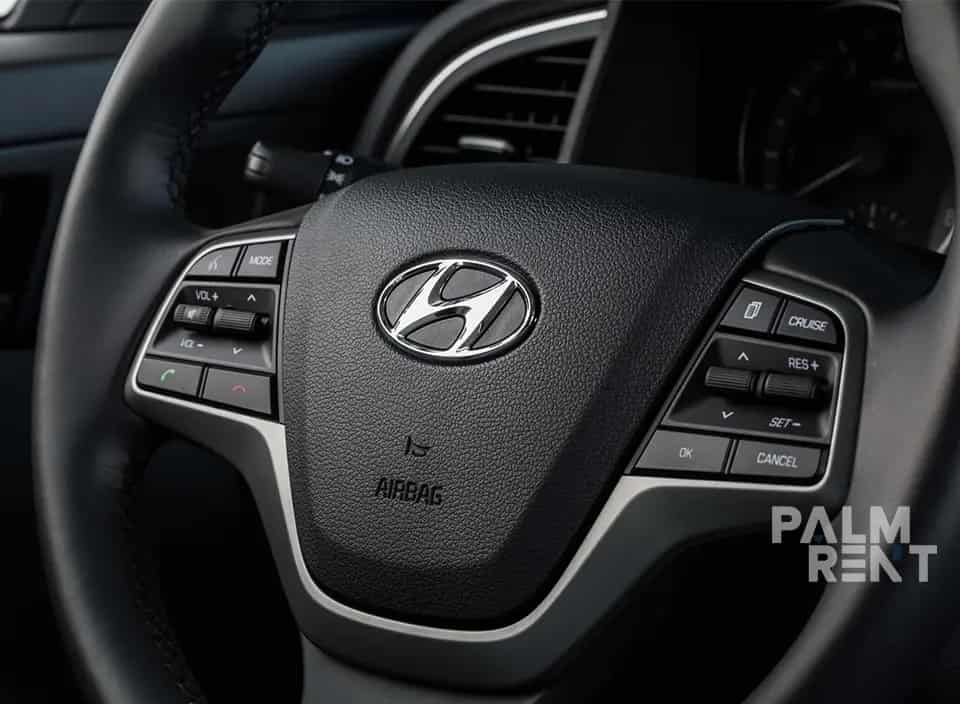 اجاره Hyundai Elantra 2017 در دبی - تصویر سوم