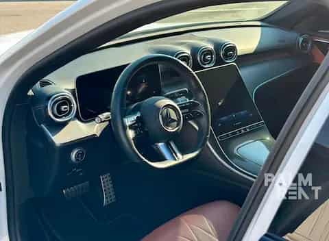 اجاره Mercedes-Benz C300 2024 در دبی - تصویر سوم